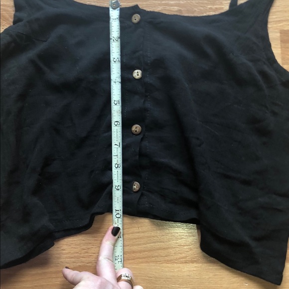 Cute button down crop tank - Picture 4 of 6
